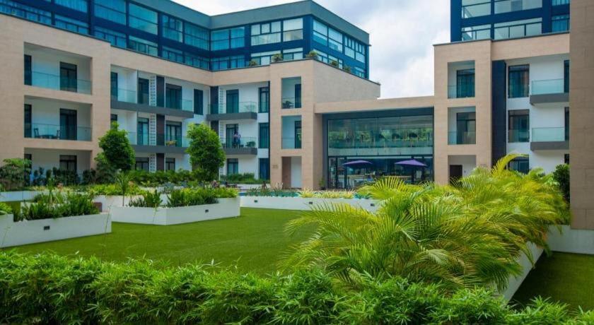 Embassy gardens Luxury suites CPG Accra Extérieur photo